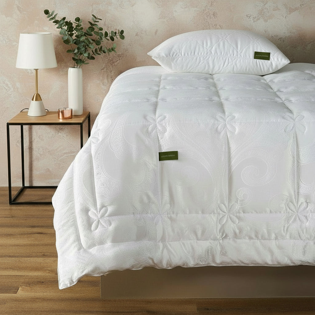 Silk Quilt – Premium Lightweight Microfiber & Silk Filling