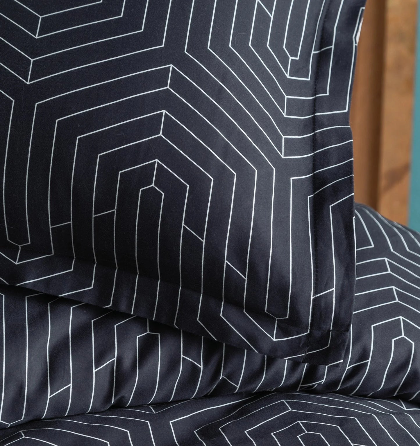 Strada Black Satin Bedding Set – Premium Cotton Satin Bed Linen